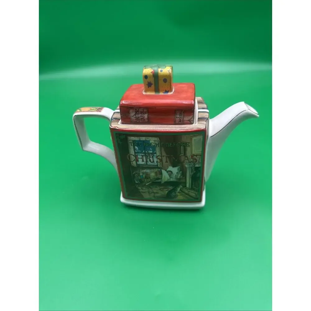 1997 Sadler Classic Stories “The Night before Christmas” Teapot